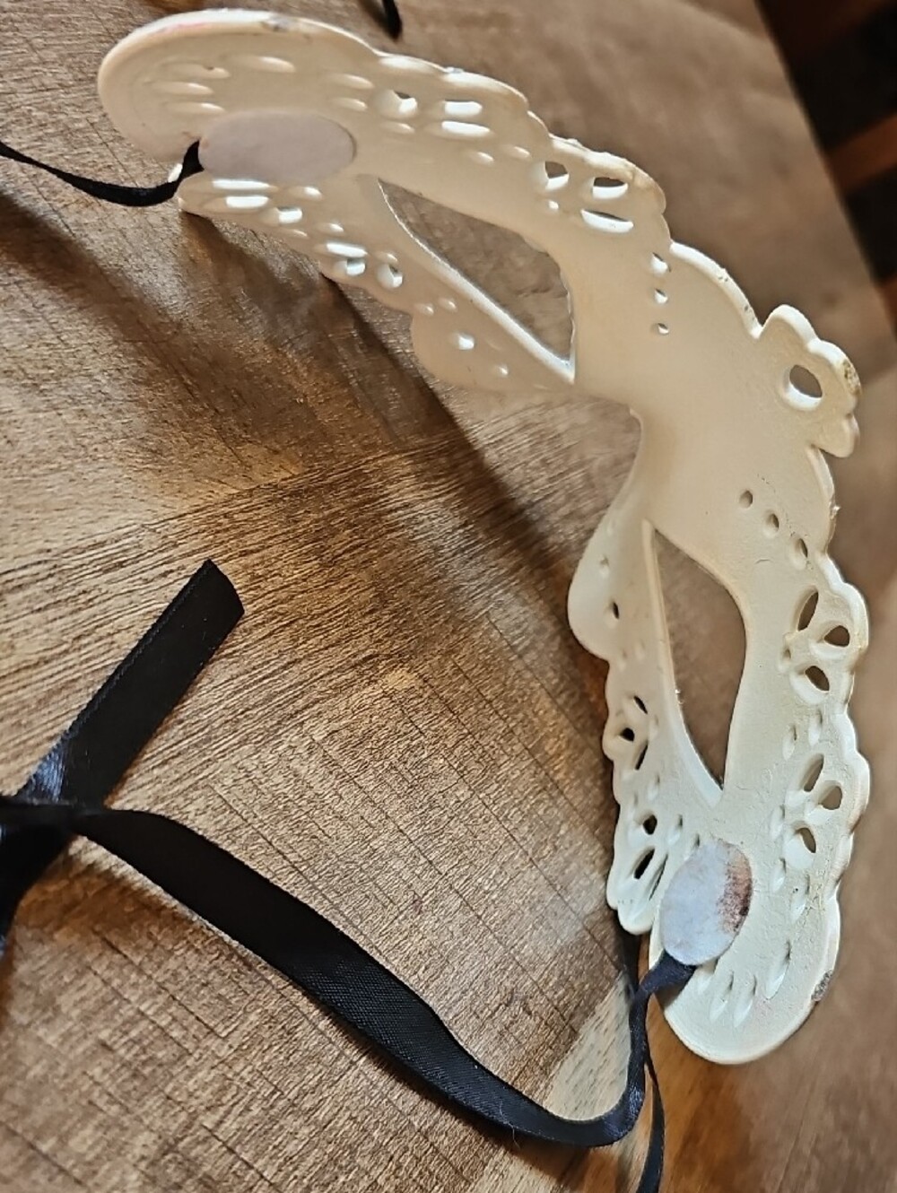 ✨ Beautiful Matching Masquerade Mask Set ✨ - Picture 4 of 10